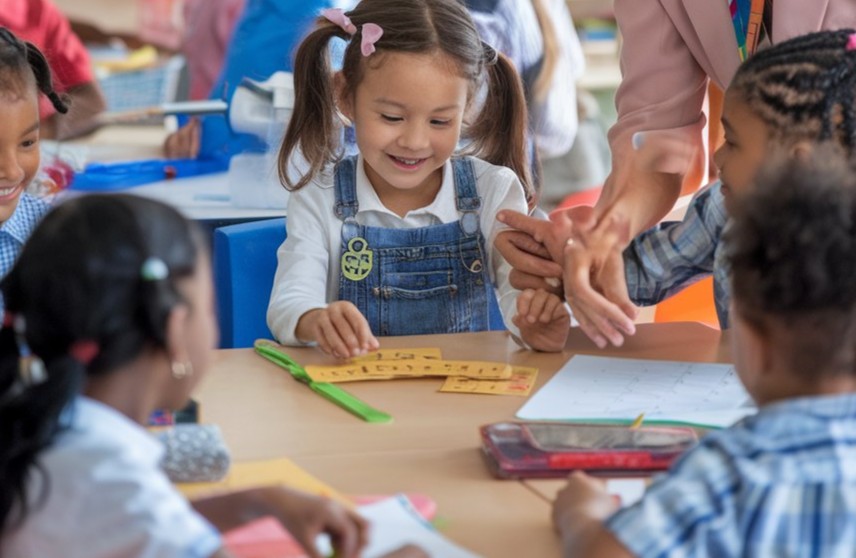 O início da educação formal: construção da identidade e autoconfiança dos alunos capa notícia